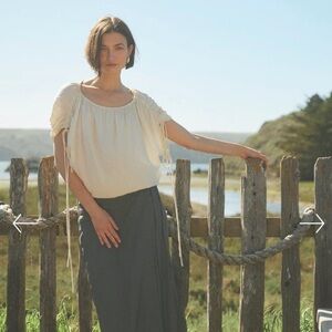 Modern Citizen Akari Semi Sheer Gathered Shoulder Blouse NWOT Cream Natural